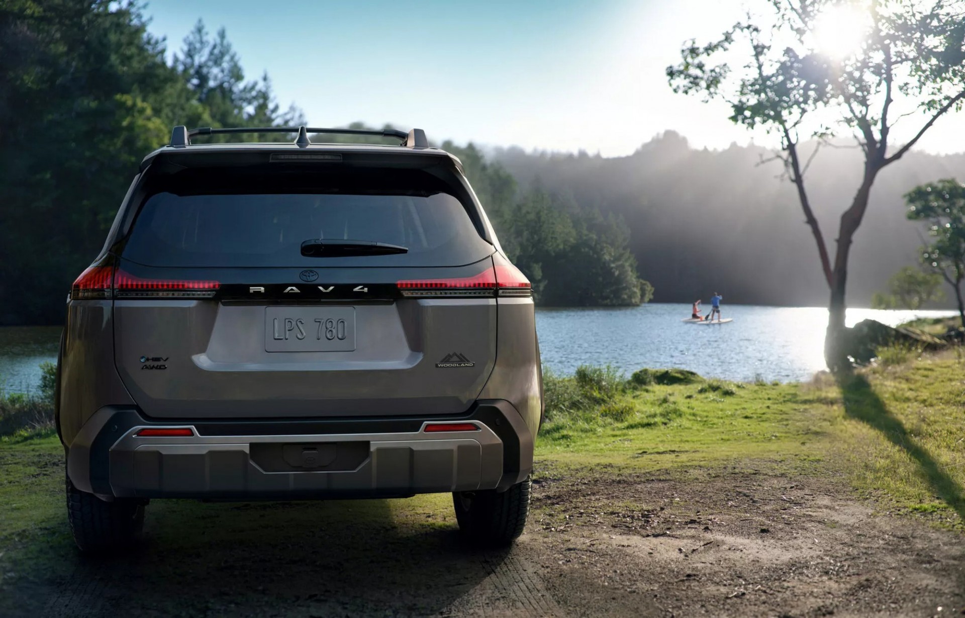 Toyota RAV4 2026 có thêm bản GR Sport, chuyển sang động cơ hybrid