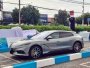 Xe điện Denza Z9 GT có thể xoay tại chỗ, đi ngang như cua xuất hiện tại Việt Nam