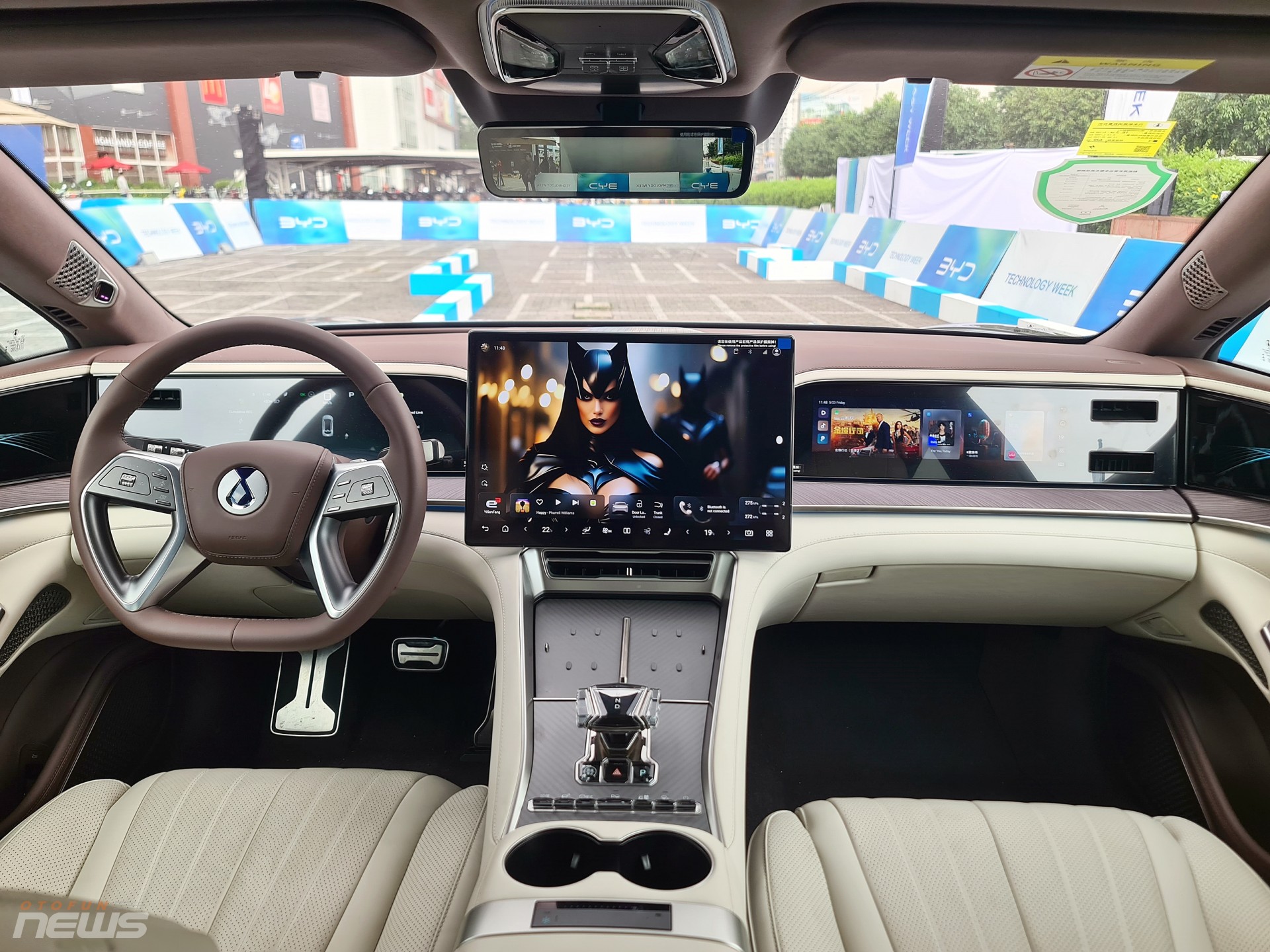 Denzda Z9 GT xe điện có thể xoay tại chỗ, đi ngang như cua xuất hiện tại Việt Nam