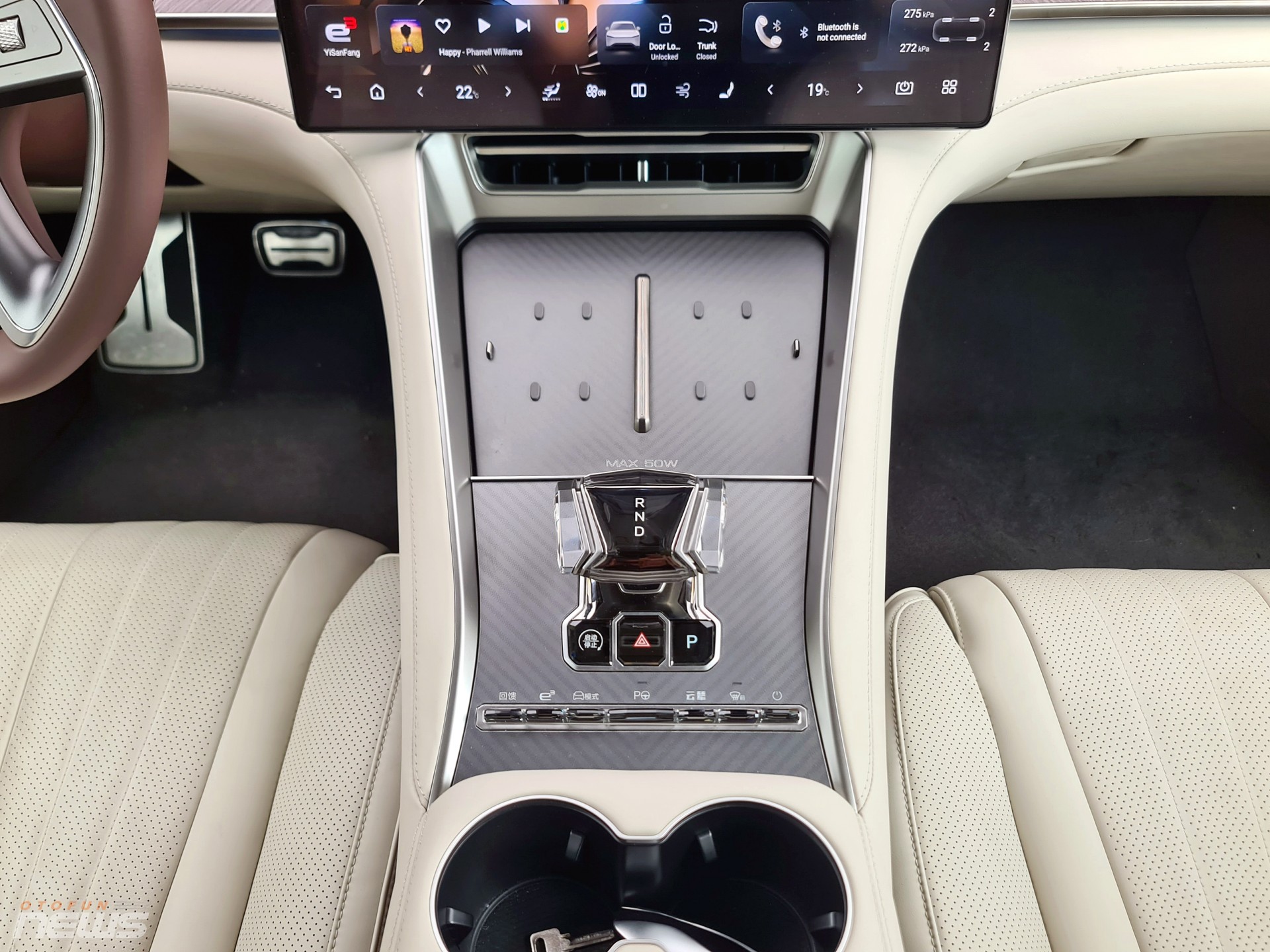 Xe điện Denza Z9 GT có thể xoay tại chỗ, đi ngang như cua xuất hiện tại Việt Nam
