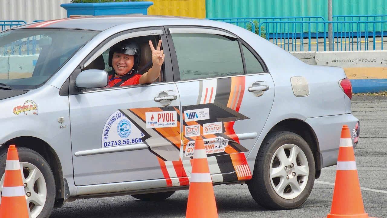 Thầy dạy lái xe thi gymkhana Đặng Công Minh: Gymkhana giúp kết nối anh em đam mê đua xe thể thao