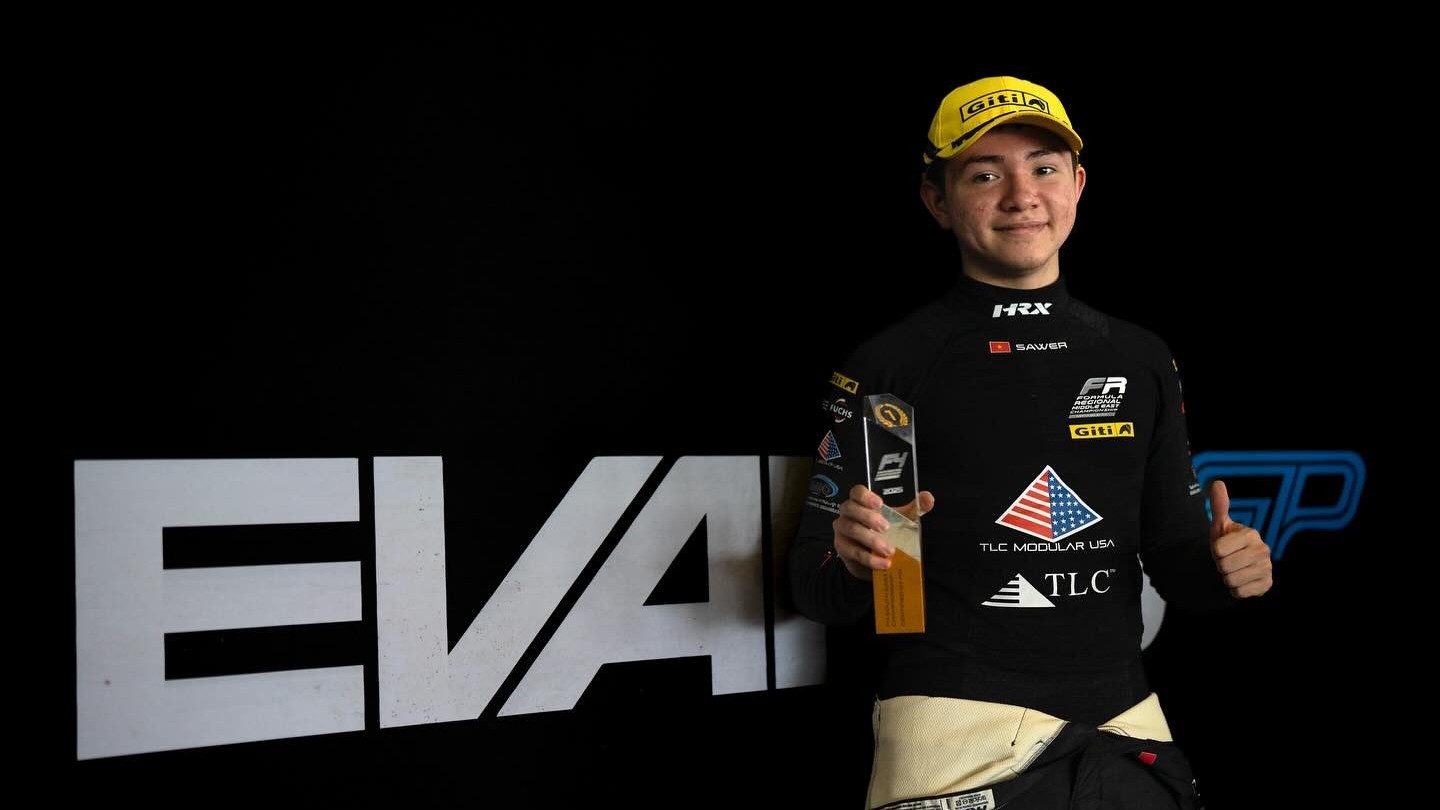 Alex Sawer Hoàng Đạt khuấy đảo giải đua F4 Đông Nam Á 2025