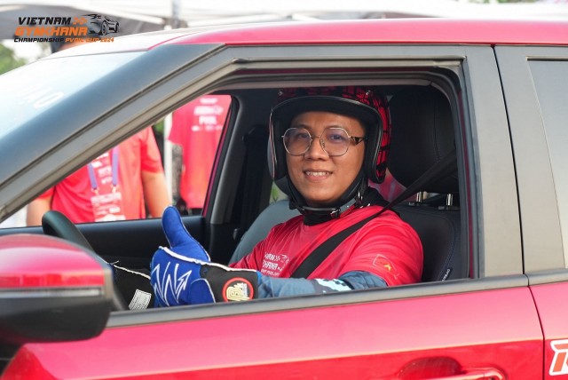 Tay đua Nguyễn Hữu Duy: Gymkhana là môn thể thao giúp vận động thể lực và trí nhớ