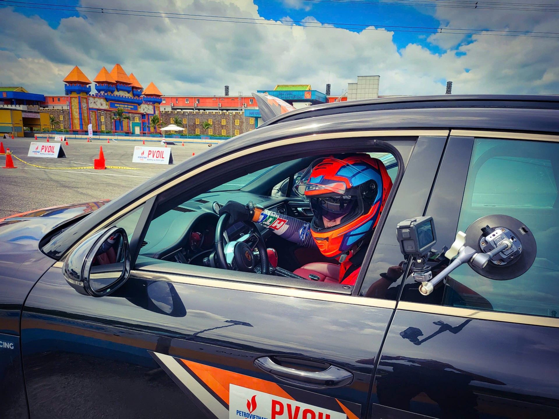 Bù Lon Racing: Gymkhana là nơi giữ gìn linh hồn của những tay lái thật sự
