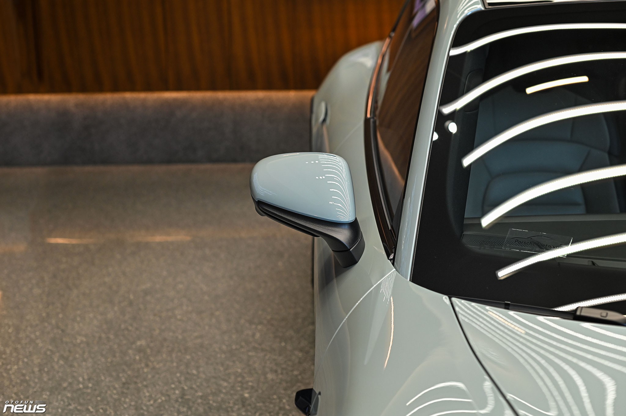 Chi tiết Porsche Taycan 4S Cross Turismo 2025 giá hơn 7 tỷ đồng