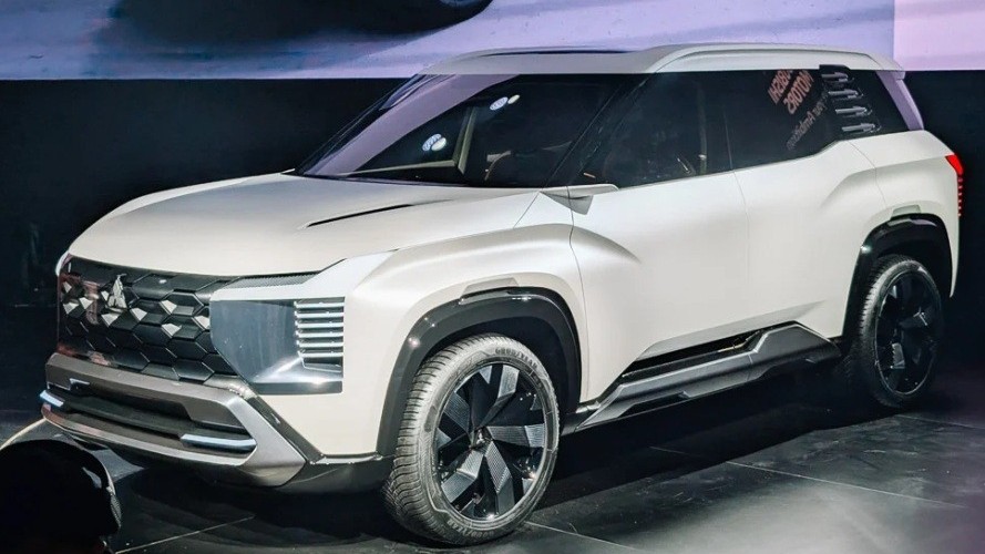 SUV 7 chỗ mới của Mitsubishi là DST Concept sắp ra mắt tại Hà Nội