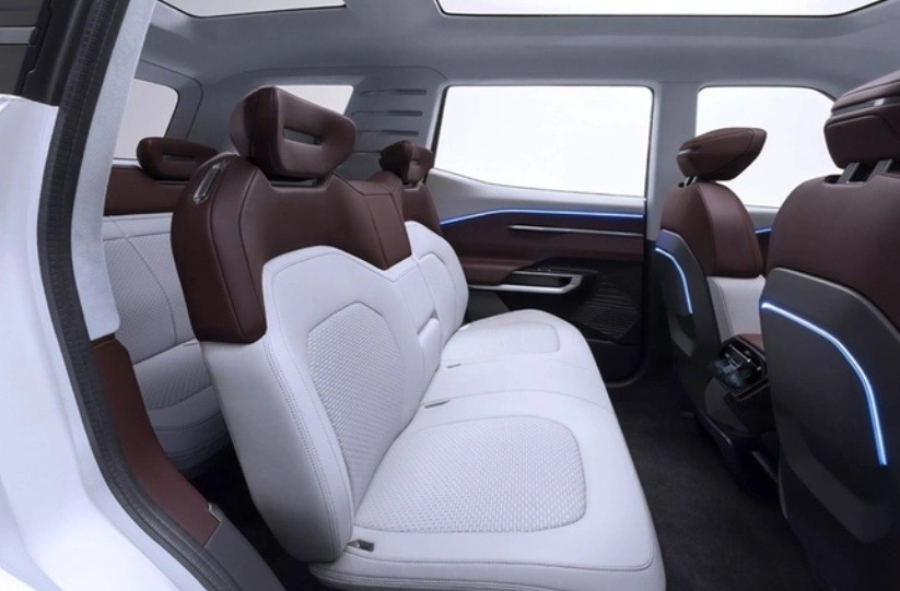 SUV 7 chỗ mới của Mitsubishi là DST Concept sắp ra mắt tại Hà Nội