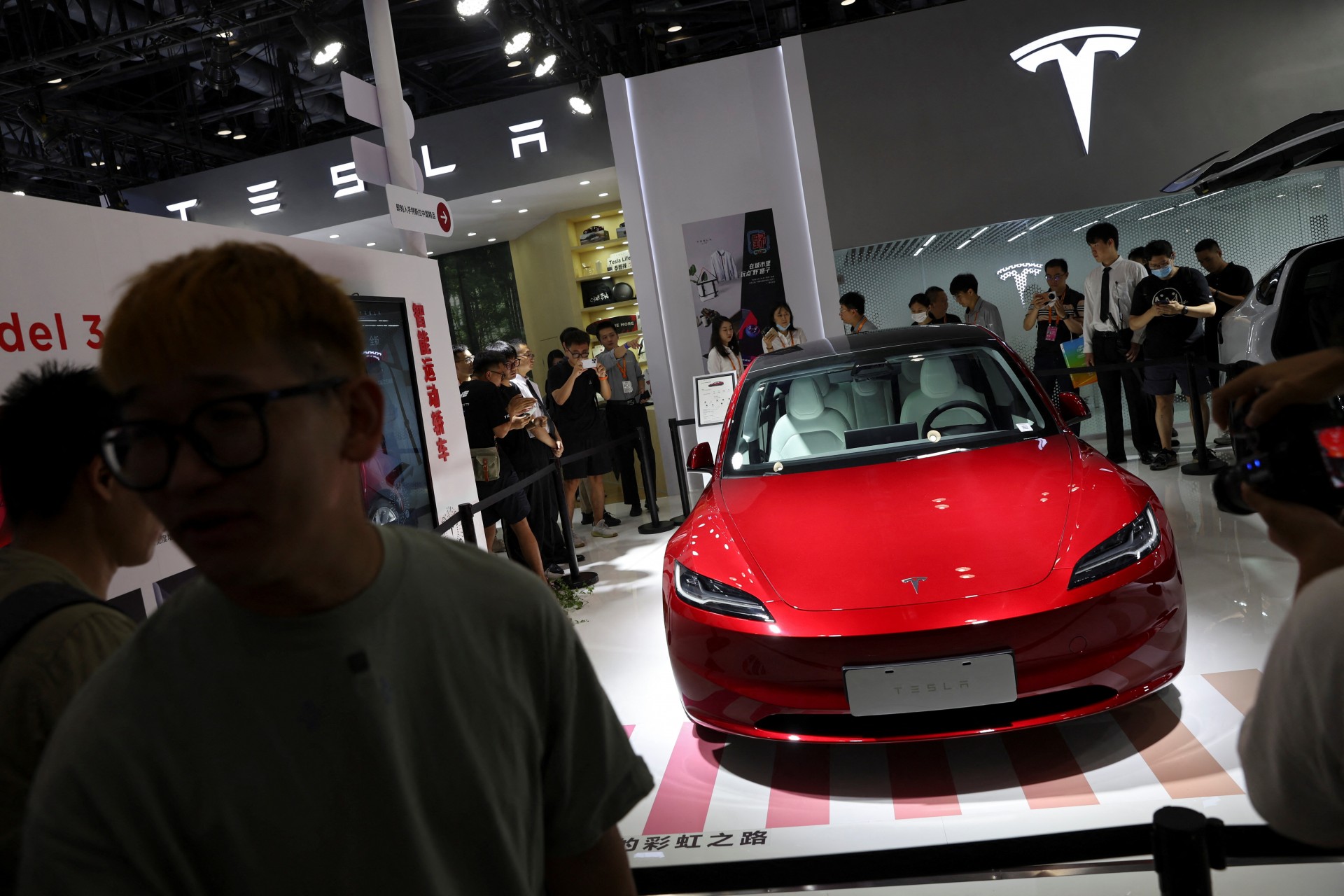Bị BYD và Xiaomi vượt mặt, Tesla không còn là "thương hiệu hàng đầu" với người mua Trung Quốc