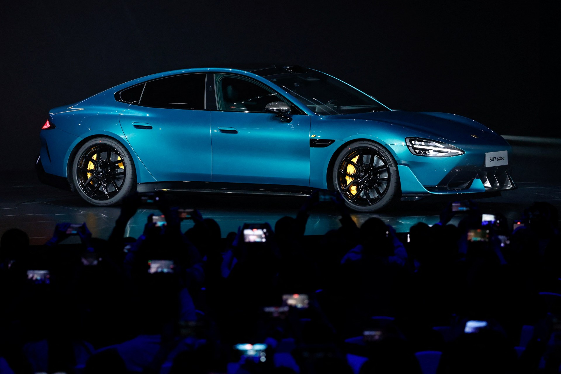 Bị BYD và Xiaomi vượt mặt, Tesla không còn là 