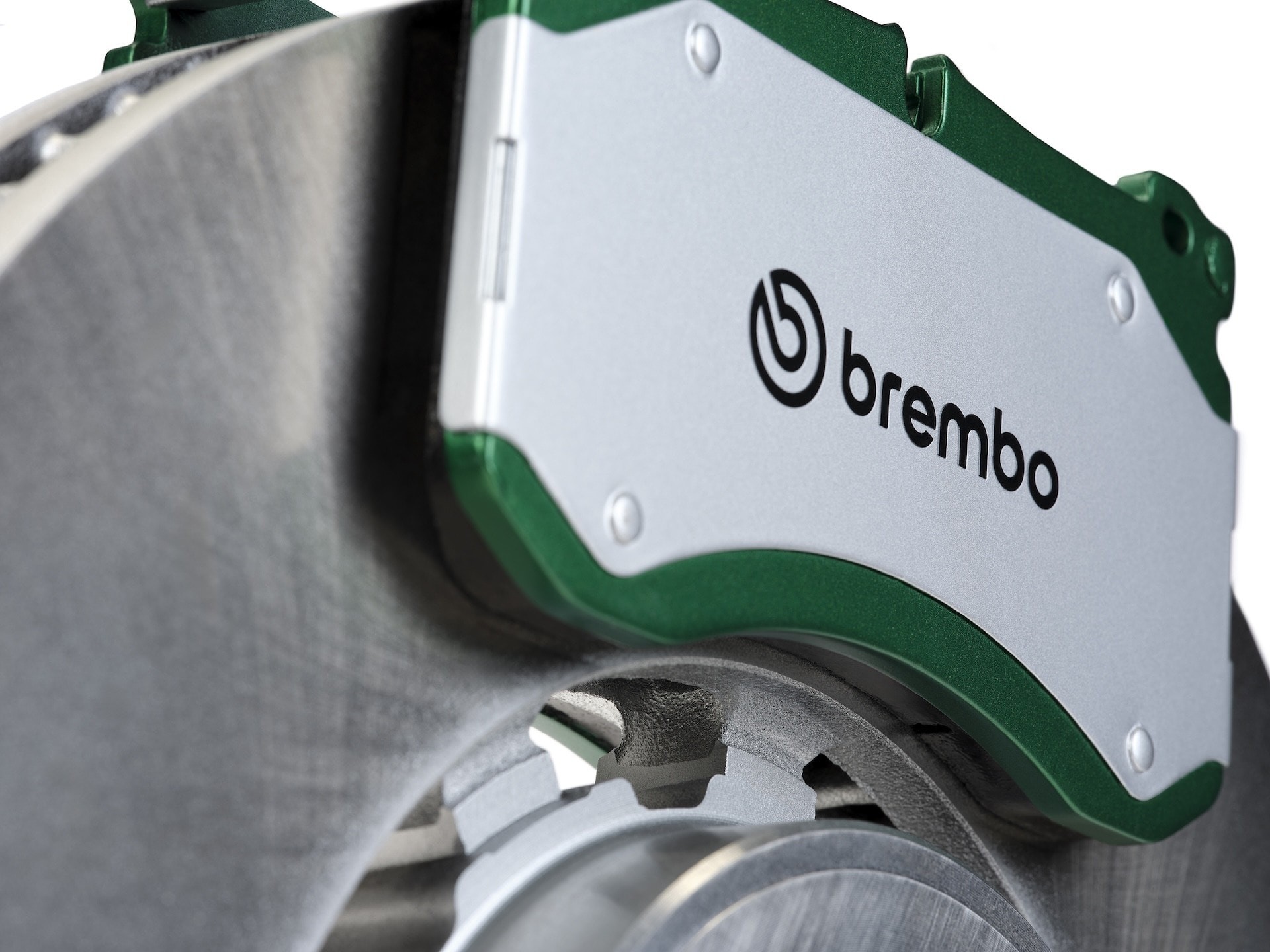 Brembo đưa ra giải pháp giảm bớt "bụi phanh" nhưng chỉ xe cao cấp mới được trang bị