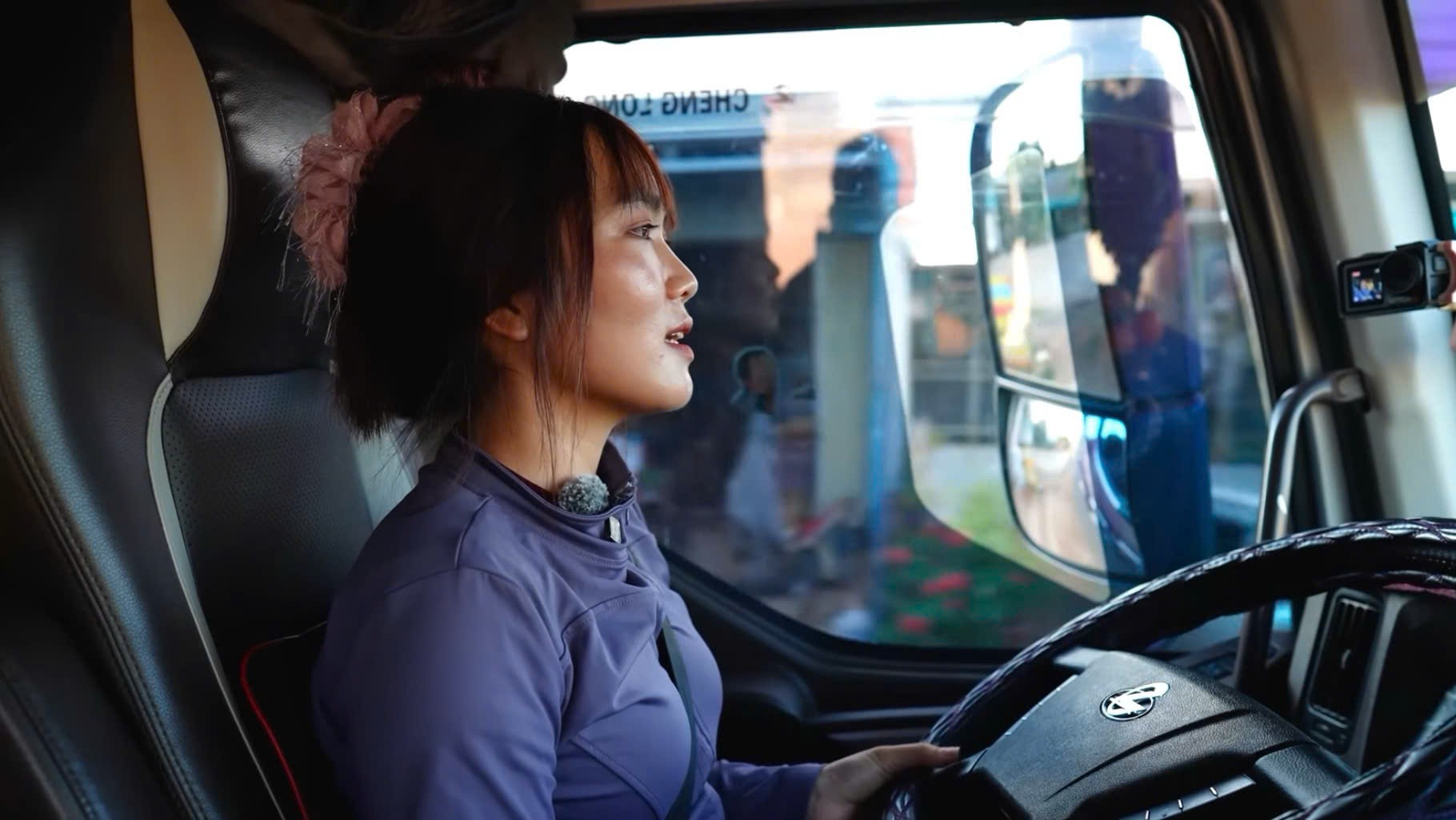 Nữ tài xế Tây Nguyên tải hàng nặng: mình thích bôn ba hơn