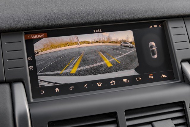 Camera lùi - Lỗi ngày càng trở nên phổ biến trên ô tô, xe hãng Ford bị triệu hồi nhiều nhất