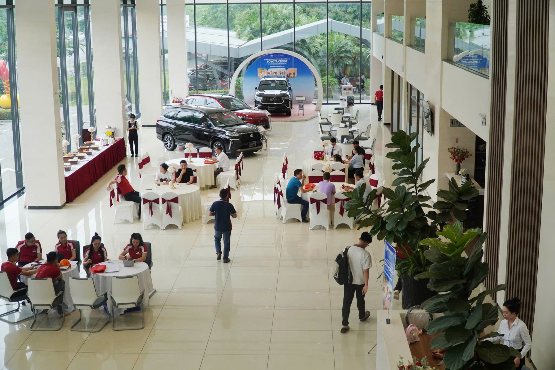 Khởi động mùa hè cùng Toyota Cross Line Up 2025