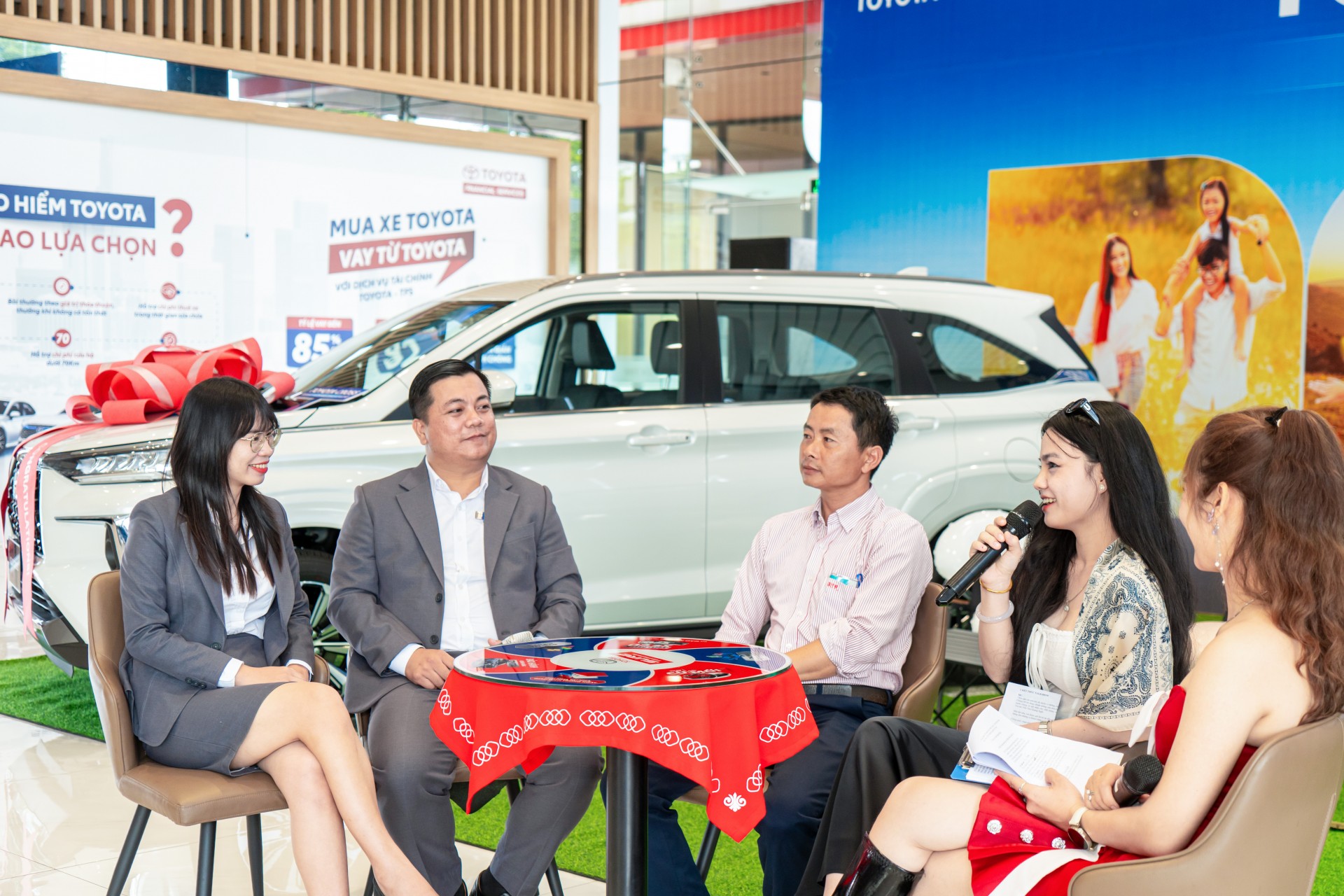 Khởi động mùa hè cùng Toyota Cross Line Up 2025