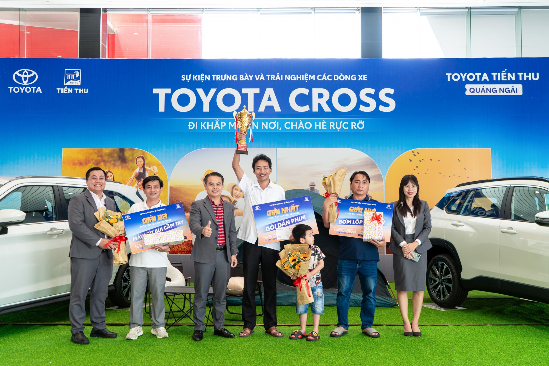 Khởi động mùa hè cùng Toyota Cross Line Up 2025