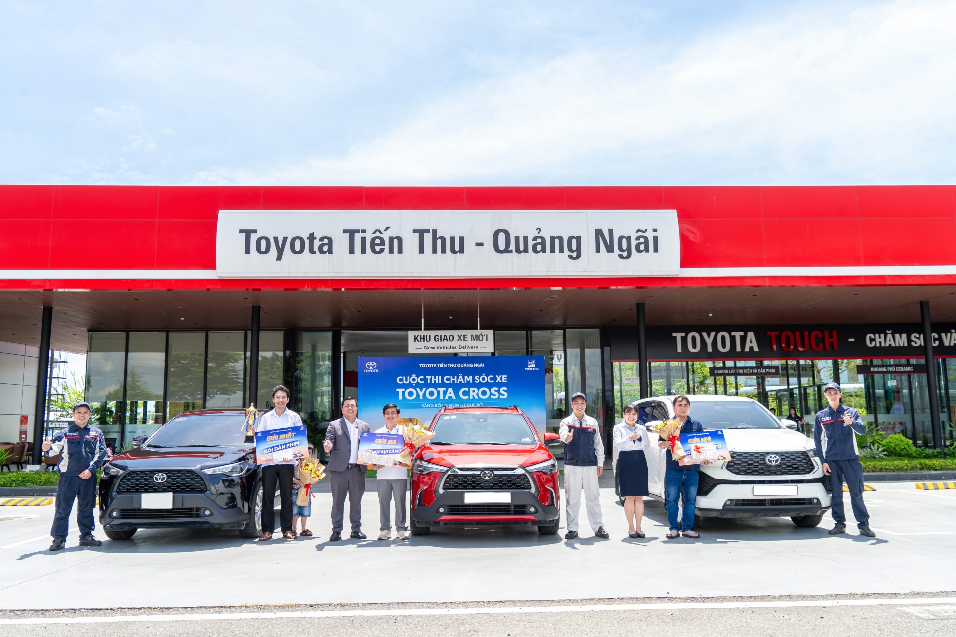 Khởi động mùa hè cùng Toyota Cross Line Up 2025