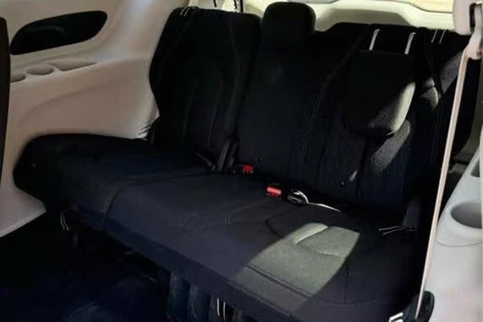 Chrysler Pacifica xuất hiện ở Hà Nội