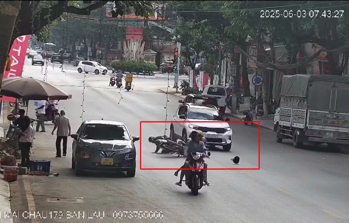 ô tô va chạm xe máy Mai Châu sáng 3/6