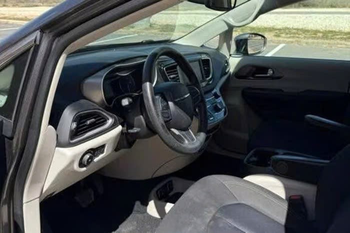 Chrysler Pacifica xuất hiện ở Hà Nội