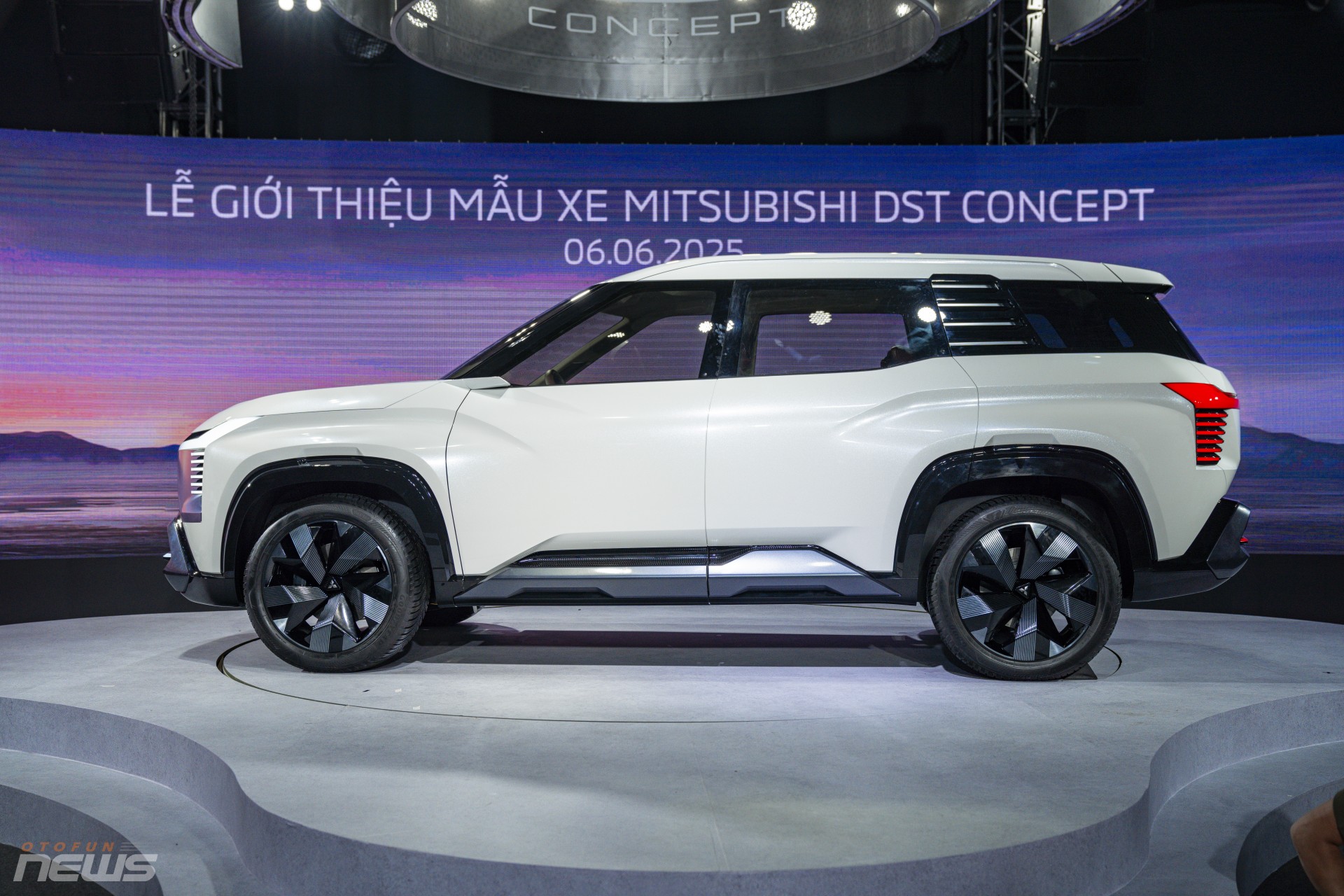 Xem trước xe SUV 7 chỗ mới của Mitsubishi, sẽ thay thế Outlander