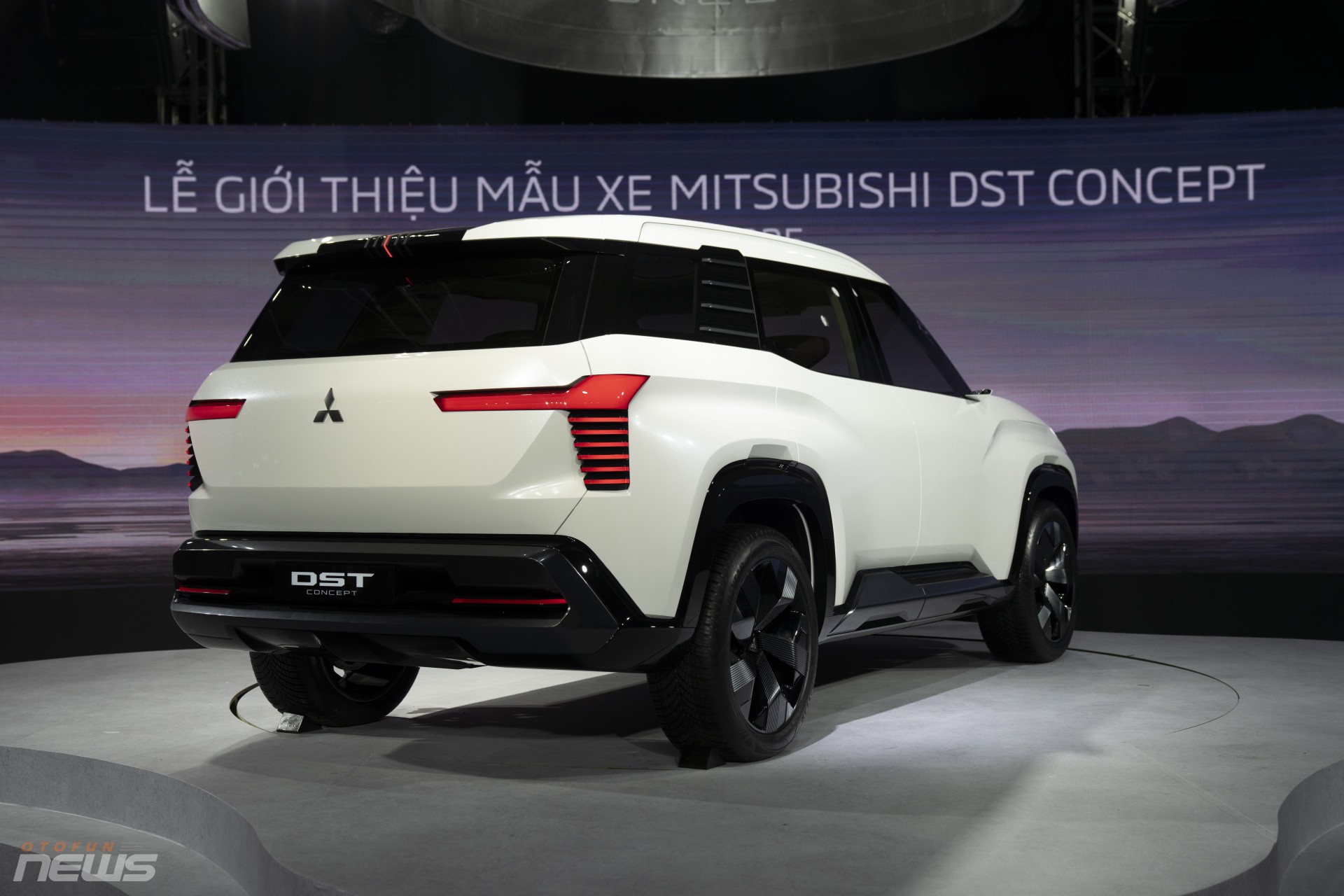 Xem trước xe SUV 7 chỗ mới của Mitsubishi, sẽ thay thế Outlander