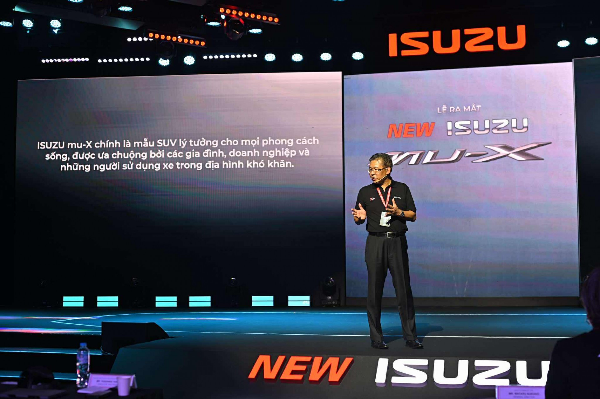 New Isuzu Mu-X 2025 mới ra mắt có giá bao nhiêu