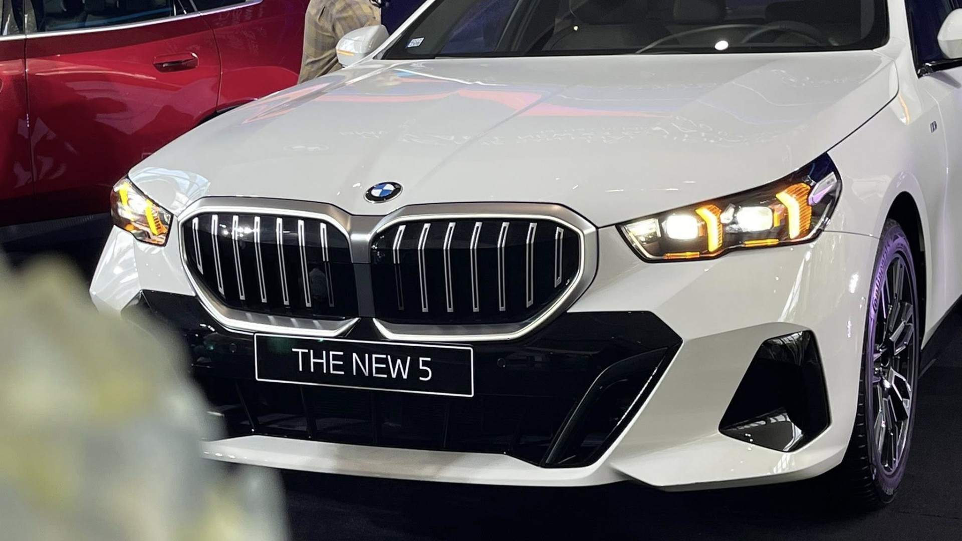 BMW X3 và 5 Series 2025 cập bến Việt Nam, nhiều công nghệ chưa từng có