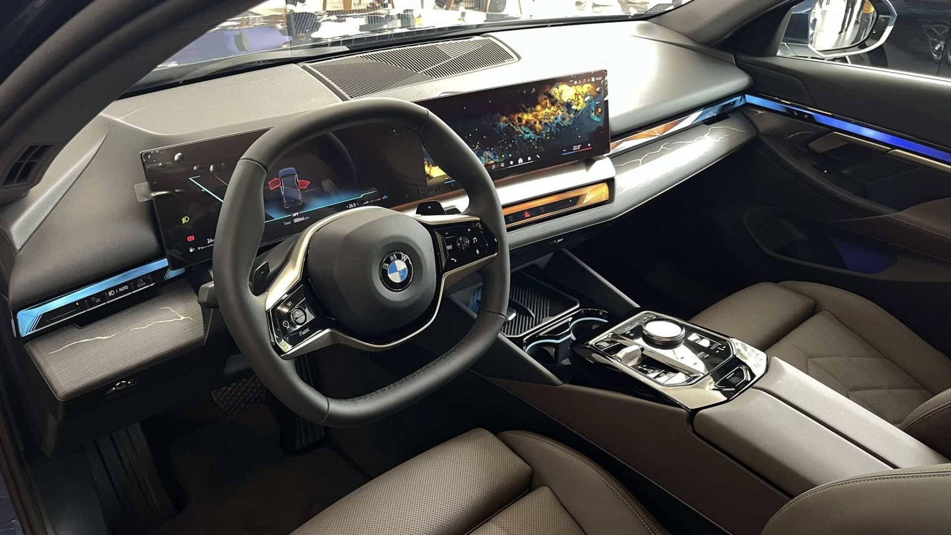 BMW X3 và 5 Series 2025 cập bến Việt Nam, nhiều công nghệ chưa từng có