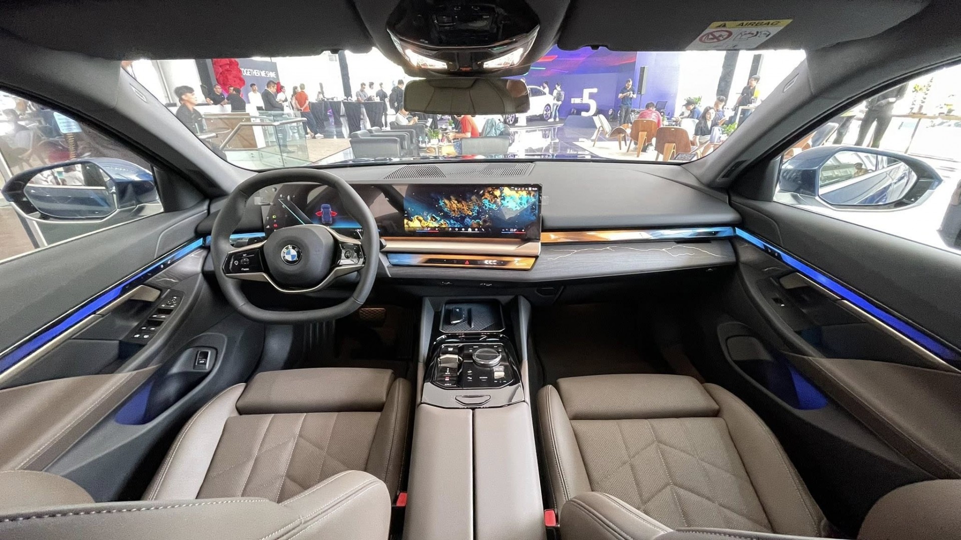 BMW X3 và 5 Series 2025 cập bến Việt Nam, nhiều công nghệ chưa từng có