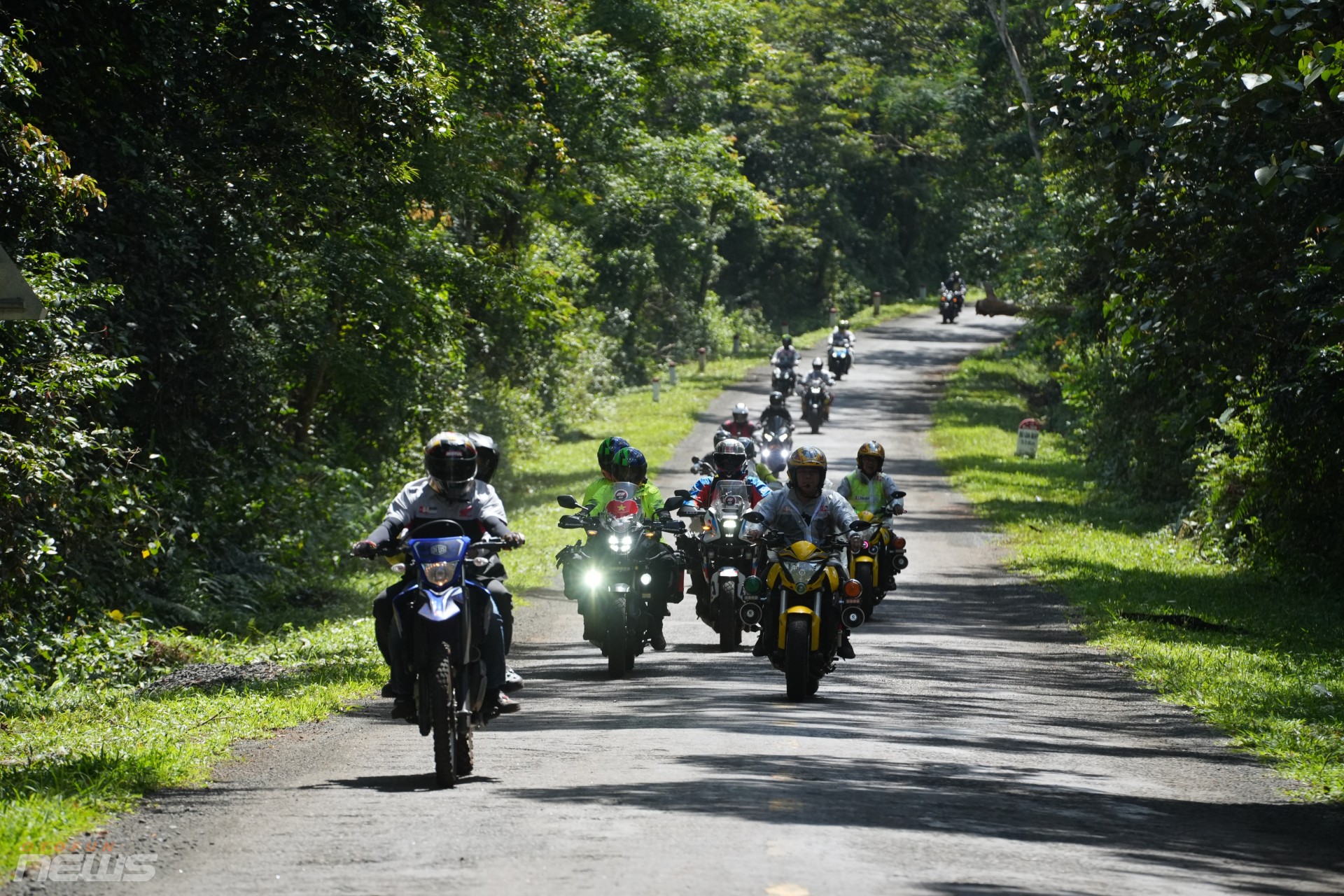 Đoàn xe hơn 200 biker thực hiện hành trình xuyên rừng Bù Gia Mập, hội ngộ tại Tà Đùng