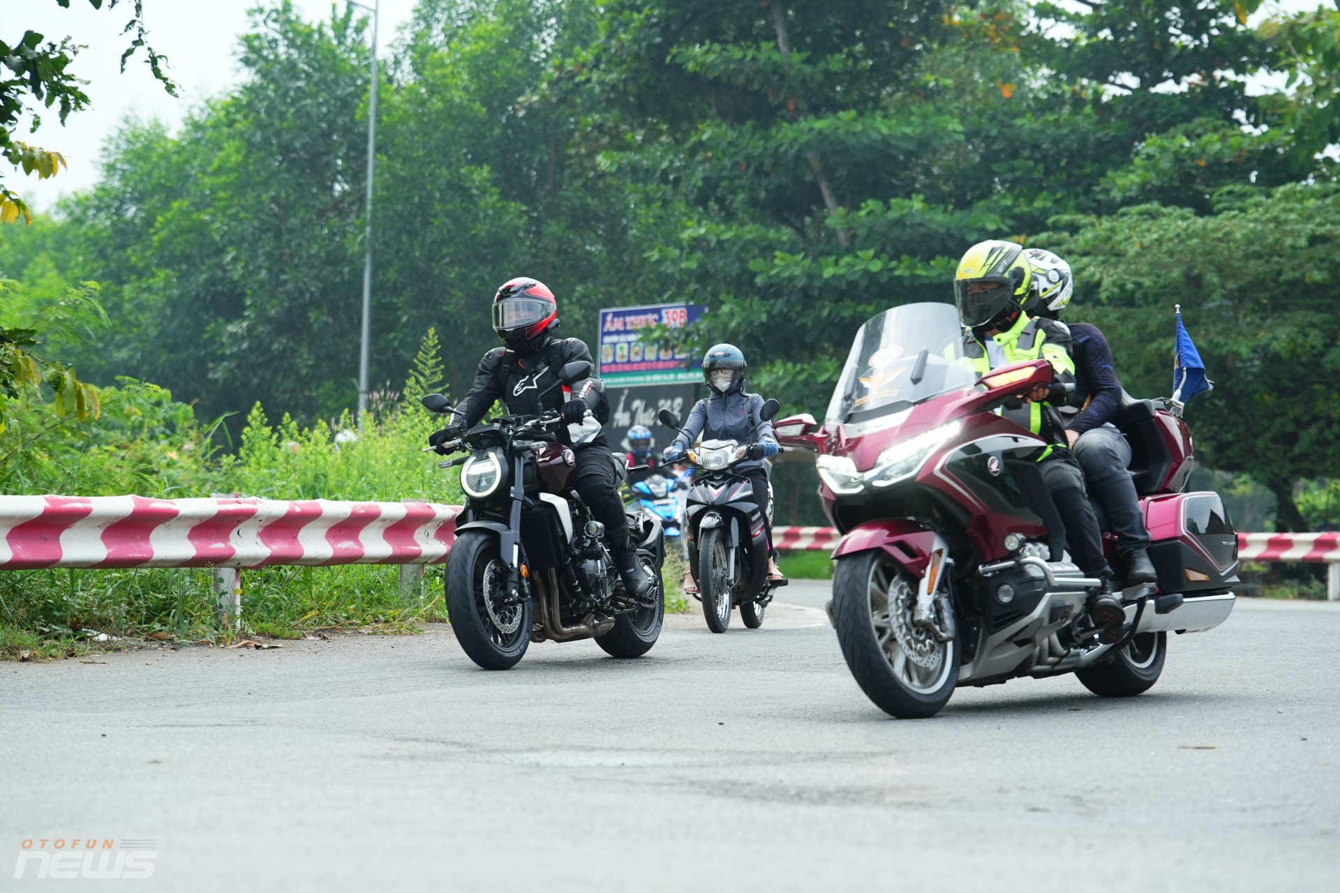 Đoàn xe hơn 200 biker thực hiện hành trình xuyên rừng Bù Gia Mập, hội ngộ tại Tà Đùng