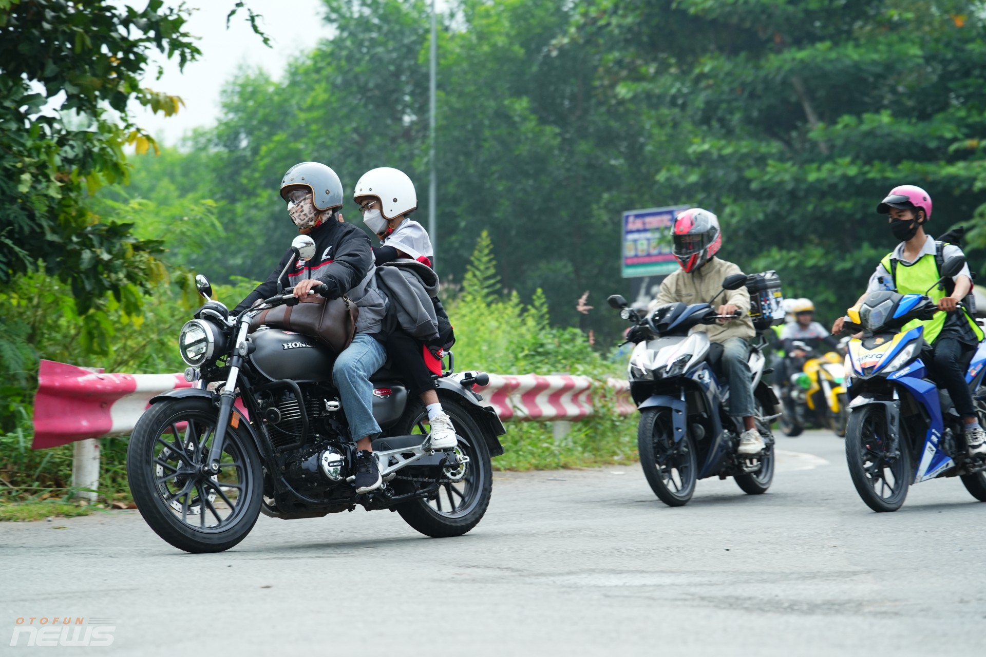 Đoàn xe hơn 200 biker thực hiện hành trình xuyên rừng Bù Gia Mập, hội ngộ tại Tà Đùng