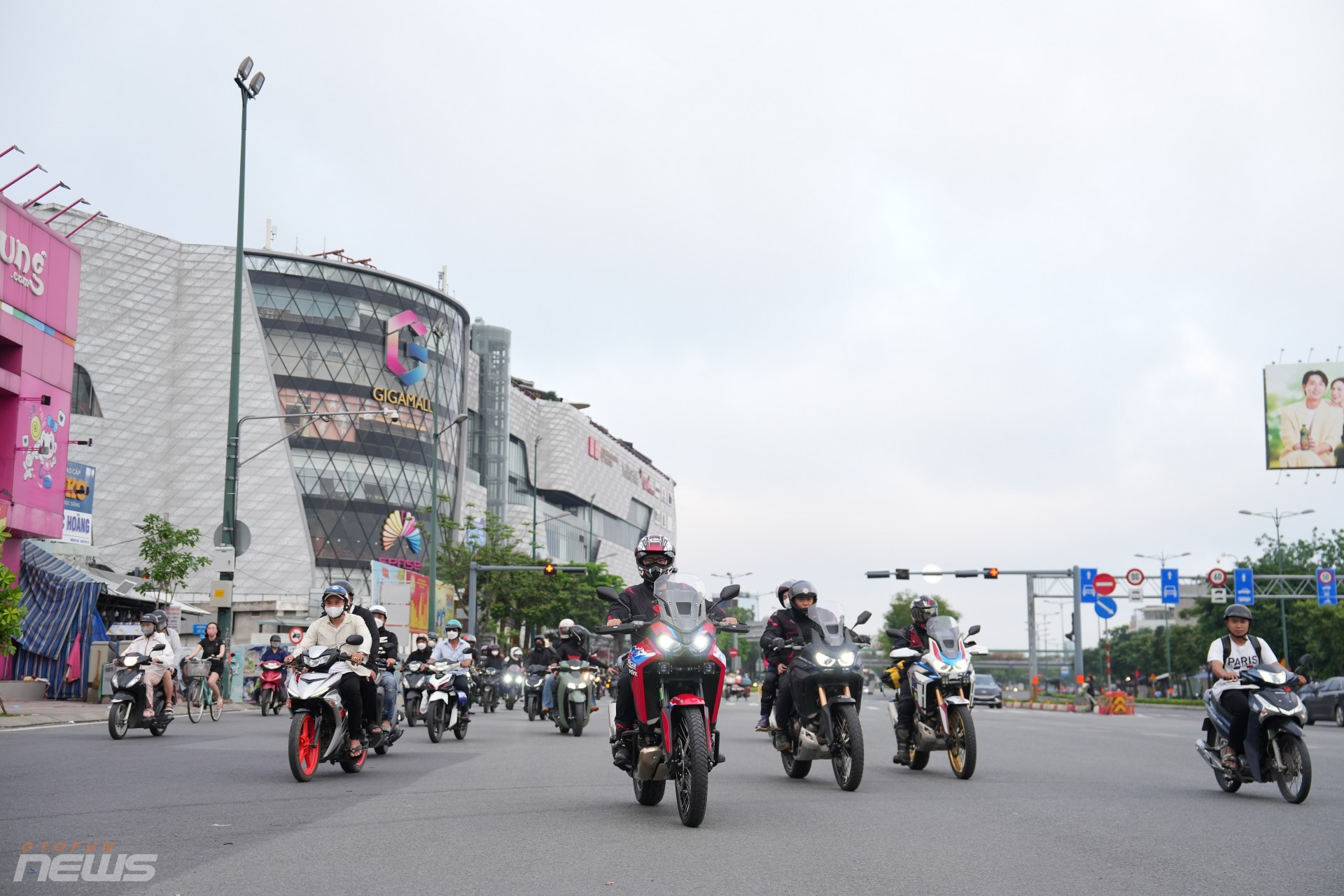 Đoàn xe hơn 200 biker thực hiện hành trình xuyên rừng Bù Gia Mập, hội ngộ tại Tà Đùng