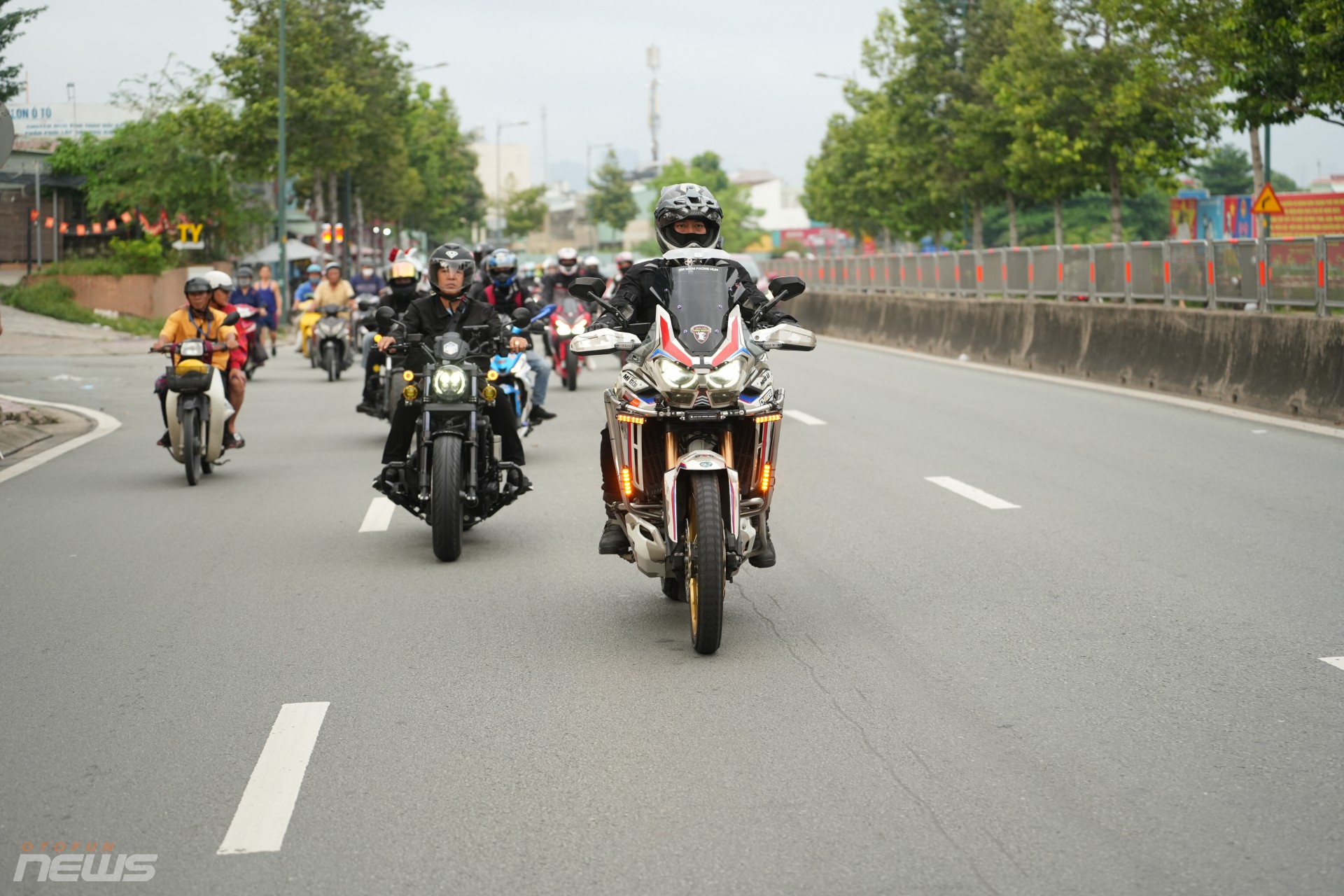 Đoàn xe hơn 200 biker thực hiện hành trình xuyên rừng Bù Gia Mập, hội ngộ tại Tà Đùng