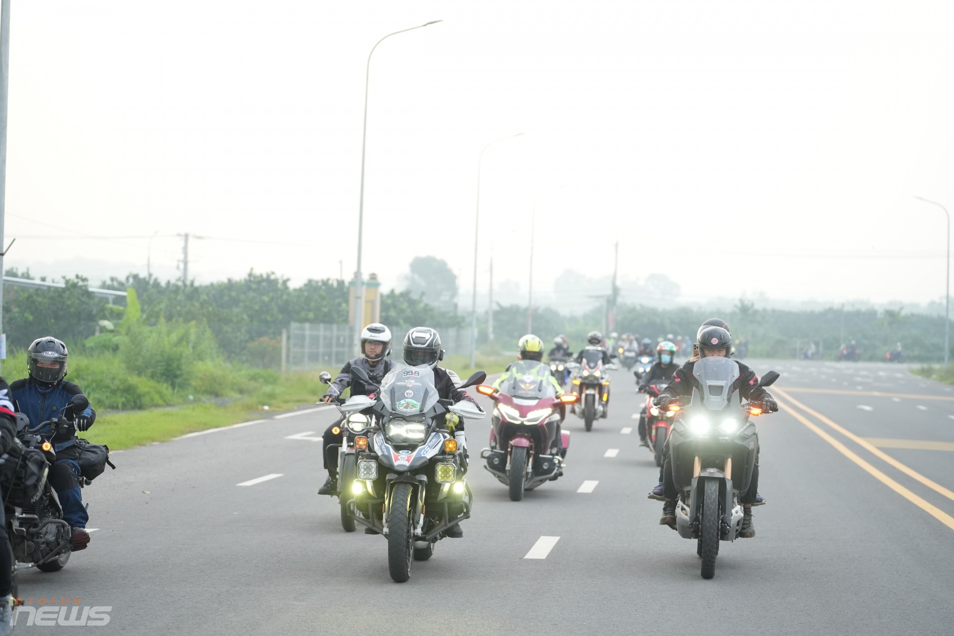 Đoàn xe hơn 200 biker thực hiện hành trình xuyên rừng Bù Gia Mập, hội ngộ tại Tà Đùng