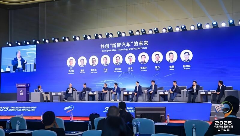 BYD và Geely đối đầu trực tiếp vì vấn đề "cuộc chiến giảm giá xe Trung Quốc"
