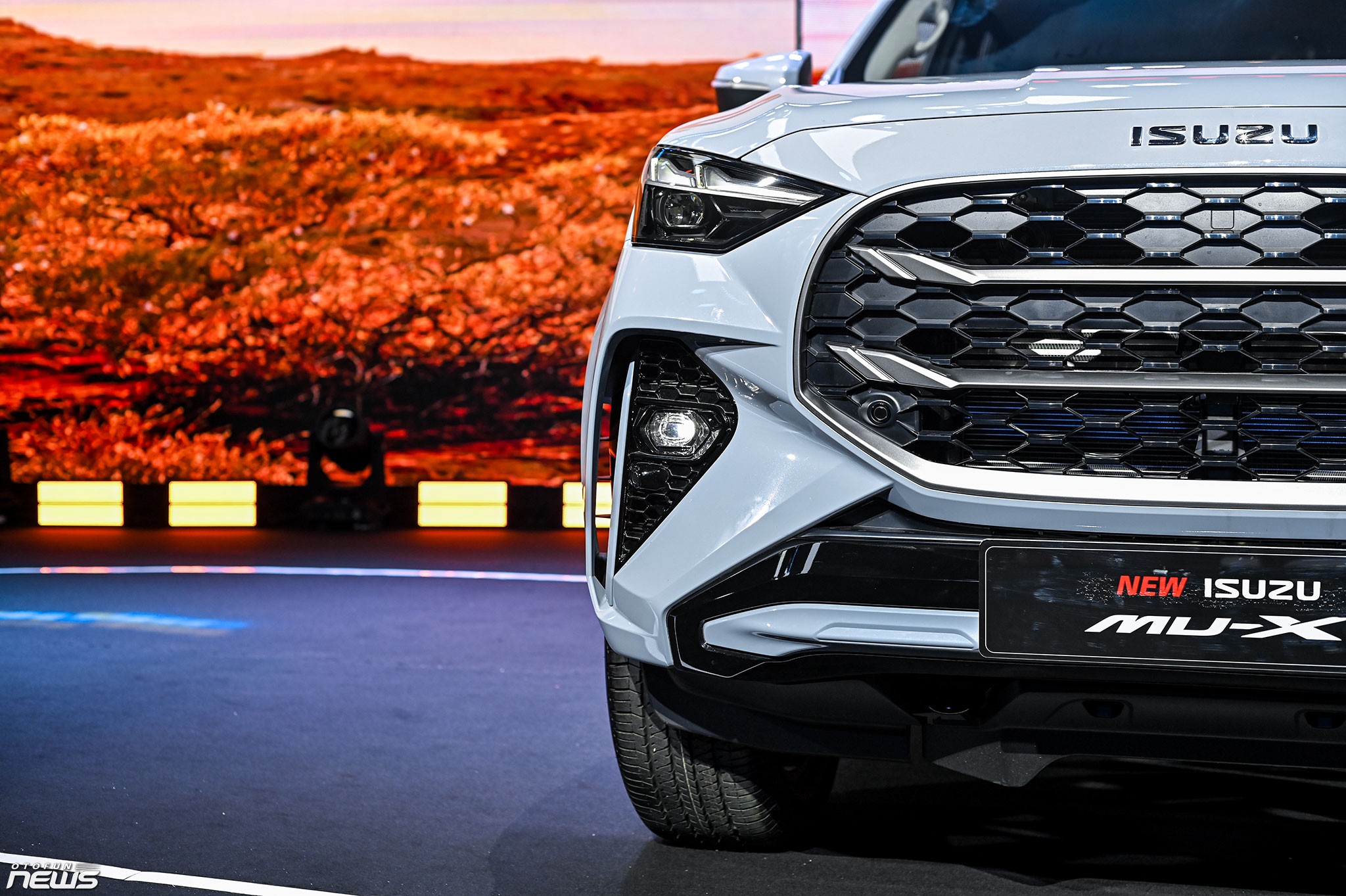 Chi tiết Isuzu mu-X 2025 - 
