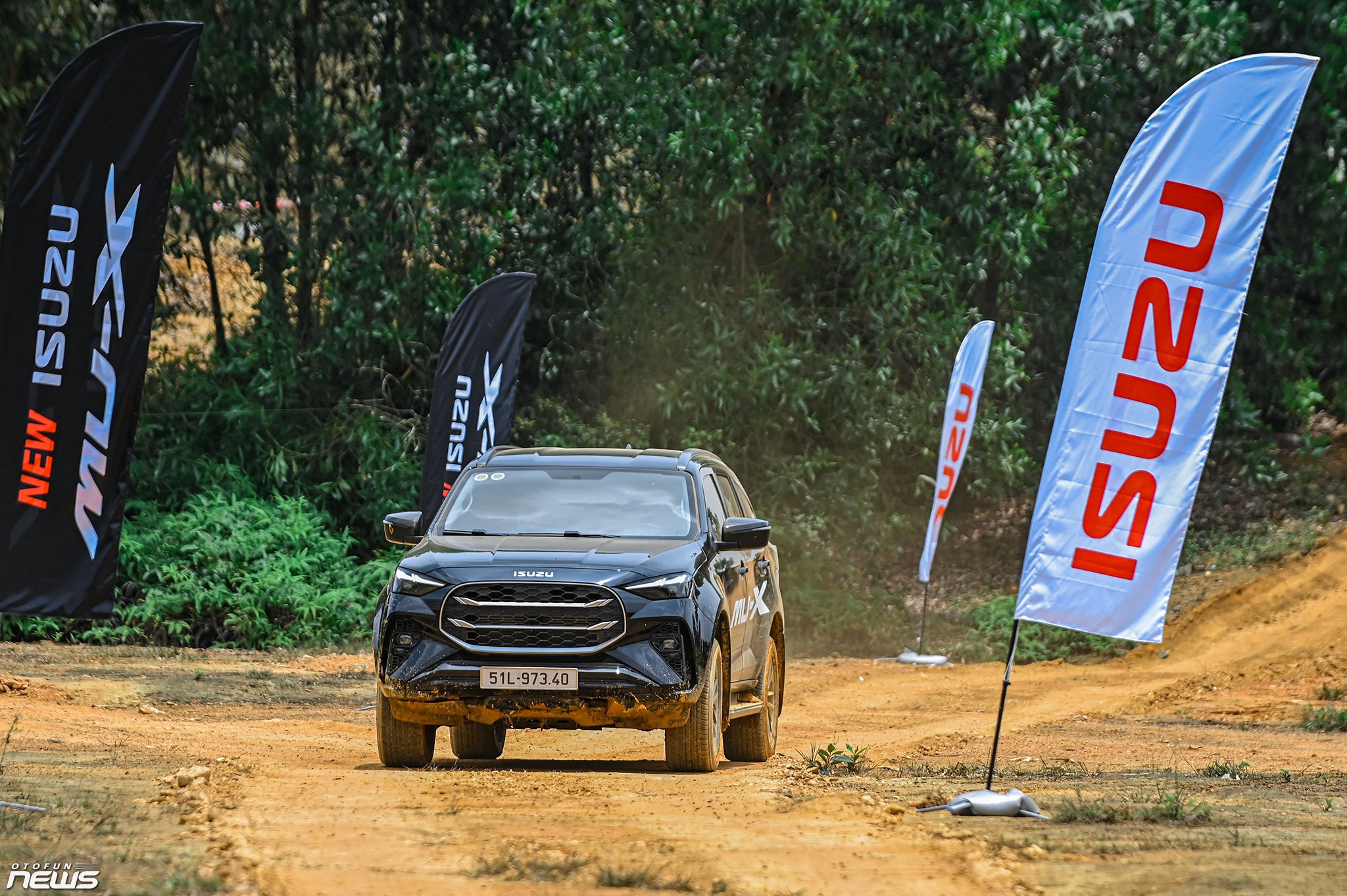Chi tiết Isuzu mu-X 2025 - 