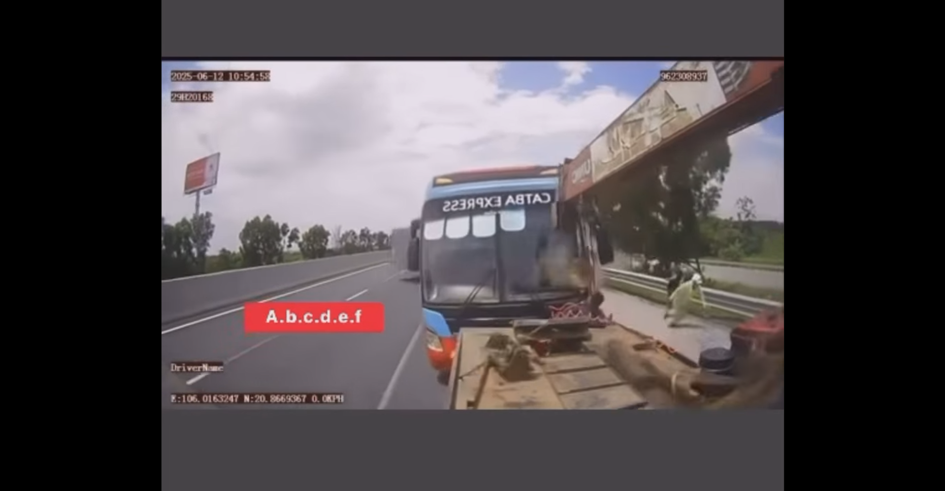 Ám ảnh khoảnh khắc xe Container tông liên hoàn vào xe tuần tra giao thông khiến 2 người tử vong