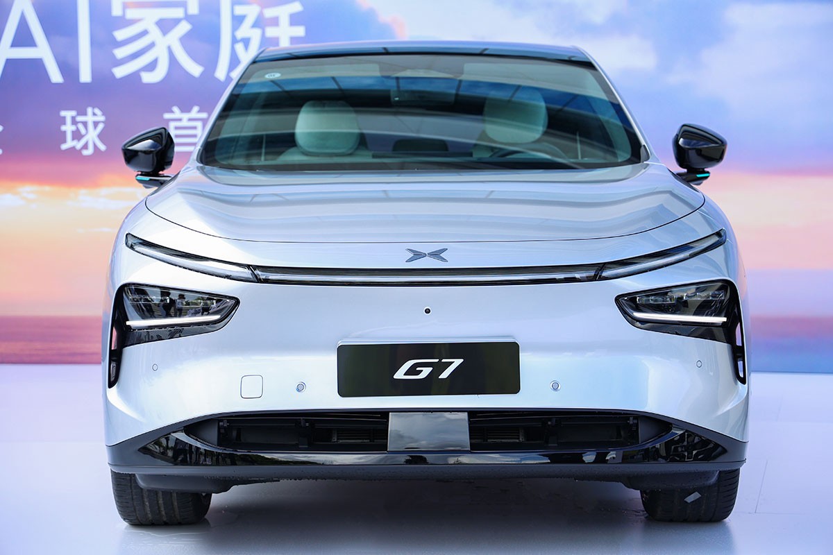 SUV điện Xpeng G7 trình làng với HUD công nghệ AR và chip AI hỗ trợ tự lái