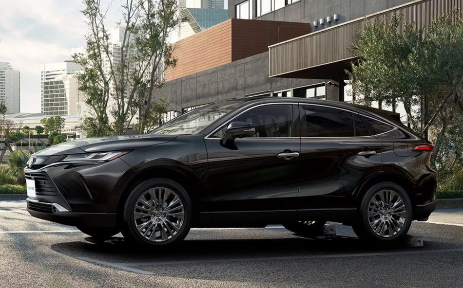 Toyota Harrier 2025 ra mắt với nhiều nâng cấp, giá quy đổi chỉ 666 triệu đồng