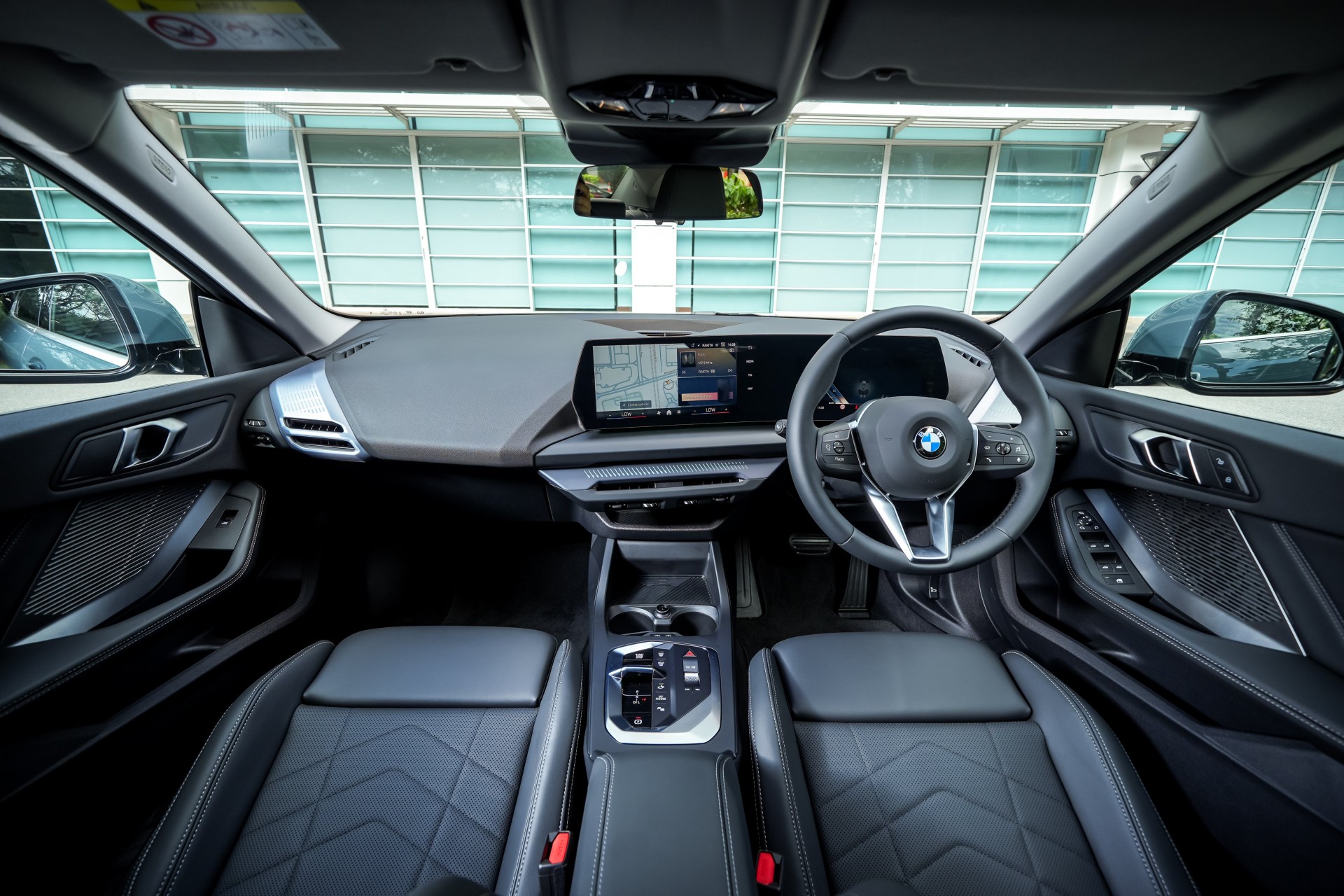 BMW 2 Series Gran Coupe thế hệ mới ra mắt, gây tranh cãi vì 'hao hao xe Trung Quốc'
