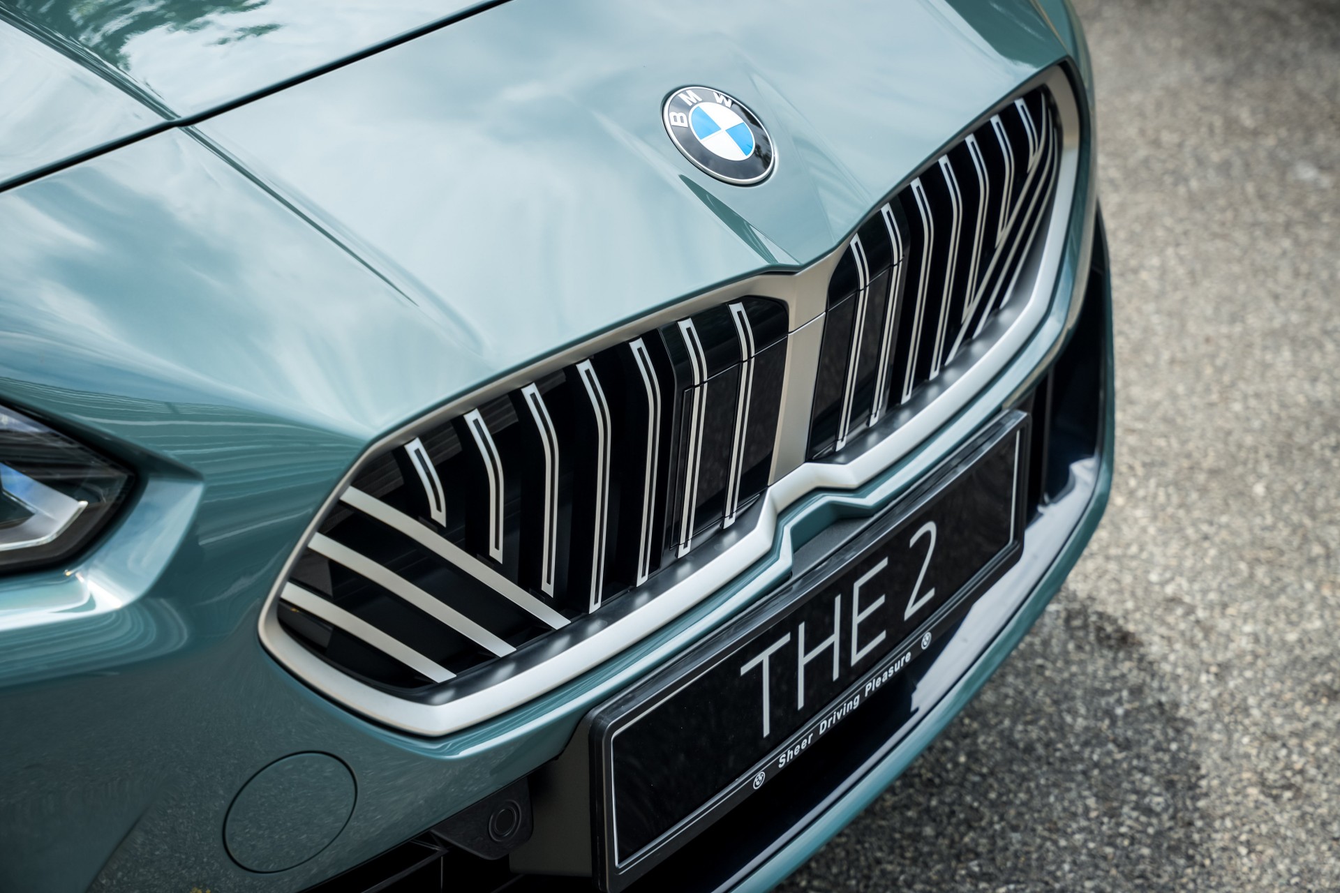 BMW 2 Series Gran Coupe thế hệ mới ra mắt, gây tranh cãi vì 'hao hao xe Trung Quốc'