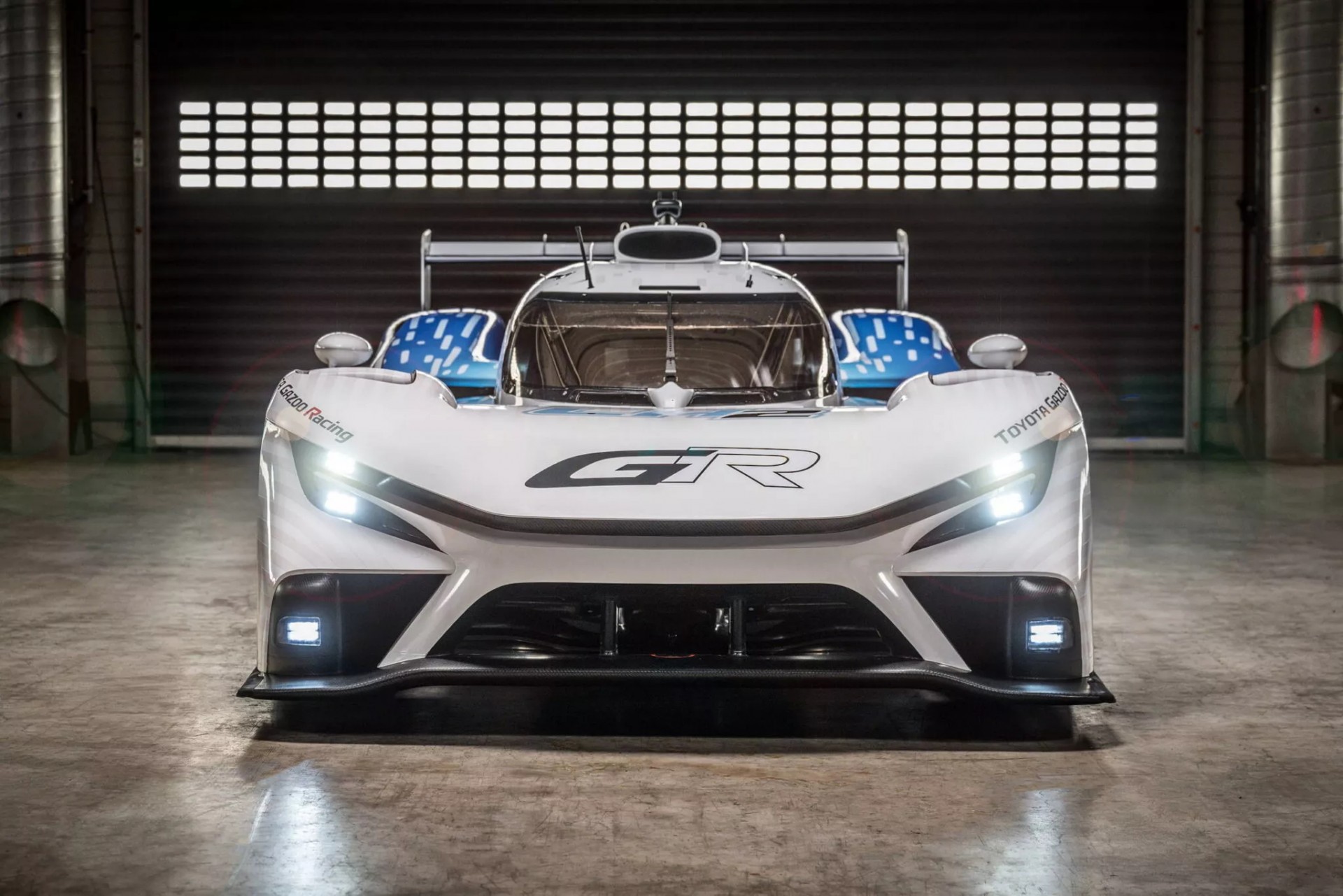 Toyota giới thiệu mẫu xe đua chạy bằng hydro lỏng GR LH2 Racing Concept