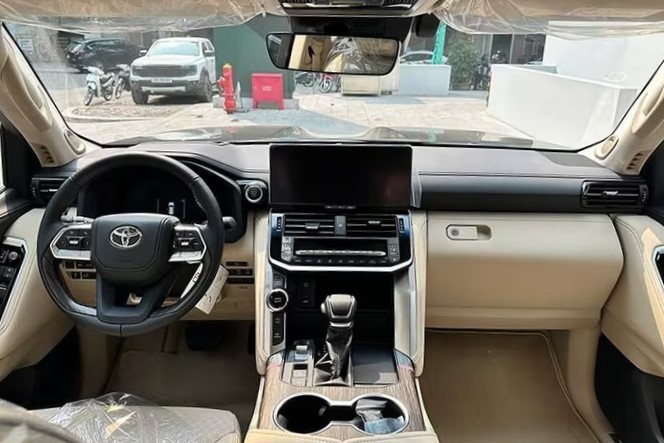 Toyota Land Cruiser LC300 2025, chiếc SUV gần 4,6 tỷ đồng có gì mới? Toyota Land Cruiser LC300 2025, chiếc SUV gần 4,6 tỷ đồng có gì mới?