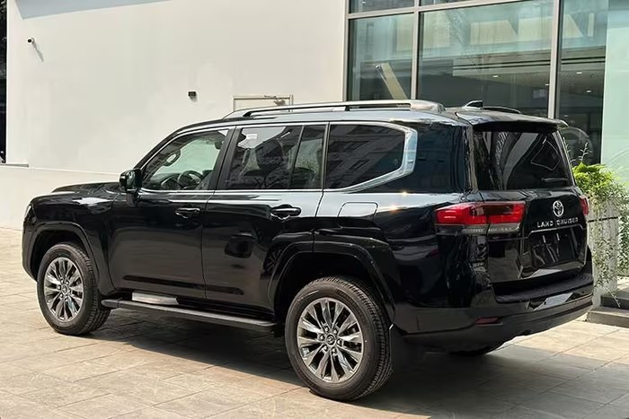 Toyota Land Cruiser LC300 2025, chiếc SUV gần 4,6 tỷ đồng có gì mới? Toyota Land Cruiser LC300 2025, chiếc SUV gần 4,6 tỷ đồng có gì mới?