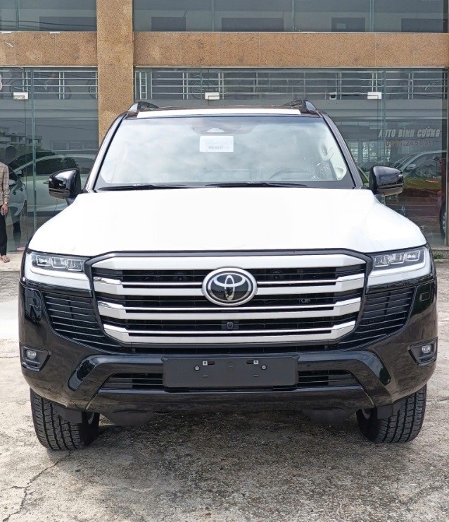 Toyota Land Cruiser LC300 2025, chiếc SUV gần 4,6 tỷ đồng có gì mới? Toyota Land Cruiser LC300 2025 về Việt Nam
