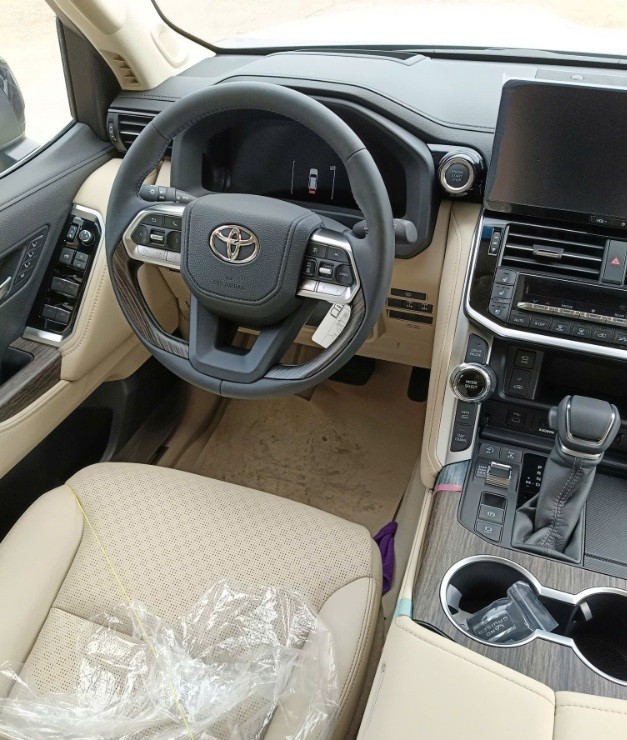 Toyota Land Cruiser LC300 2025, chiếc SUV gần 4,6 tỷ đồng có gì mới?