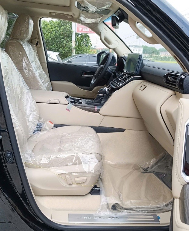 Toyota Land Cruiser LC300 2025, chiếc SUV gần 4,6 tỷ đồng có gì mới?