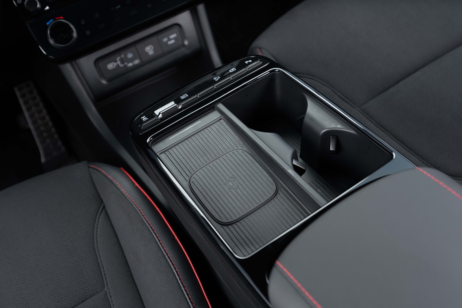 Hyundai Tucson N Line ra mắt, thể thao hơn, giá 989 triệu đồng